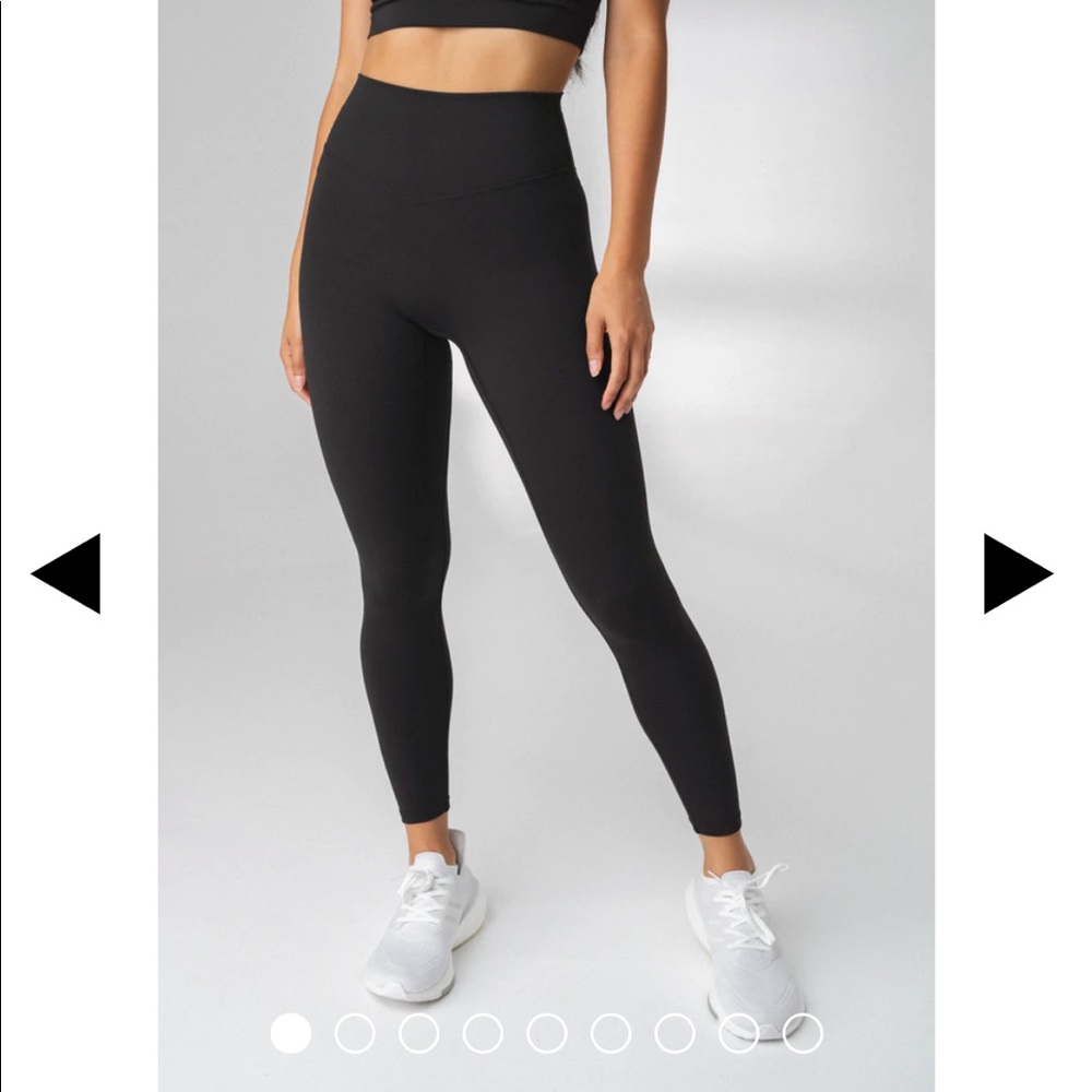 Balance Athletica, THE CLOUD PANT
MIDNIGHT SILVER BALANCE LOGO